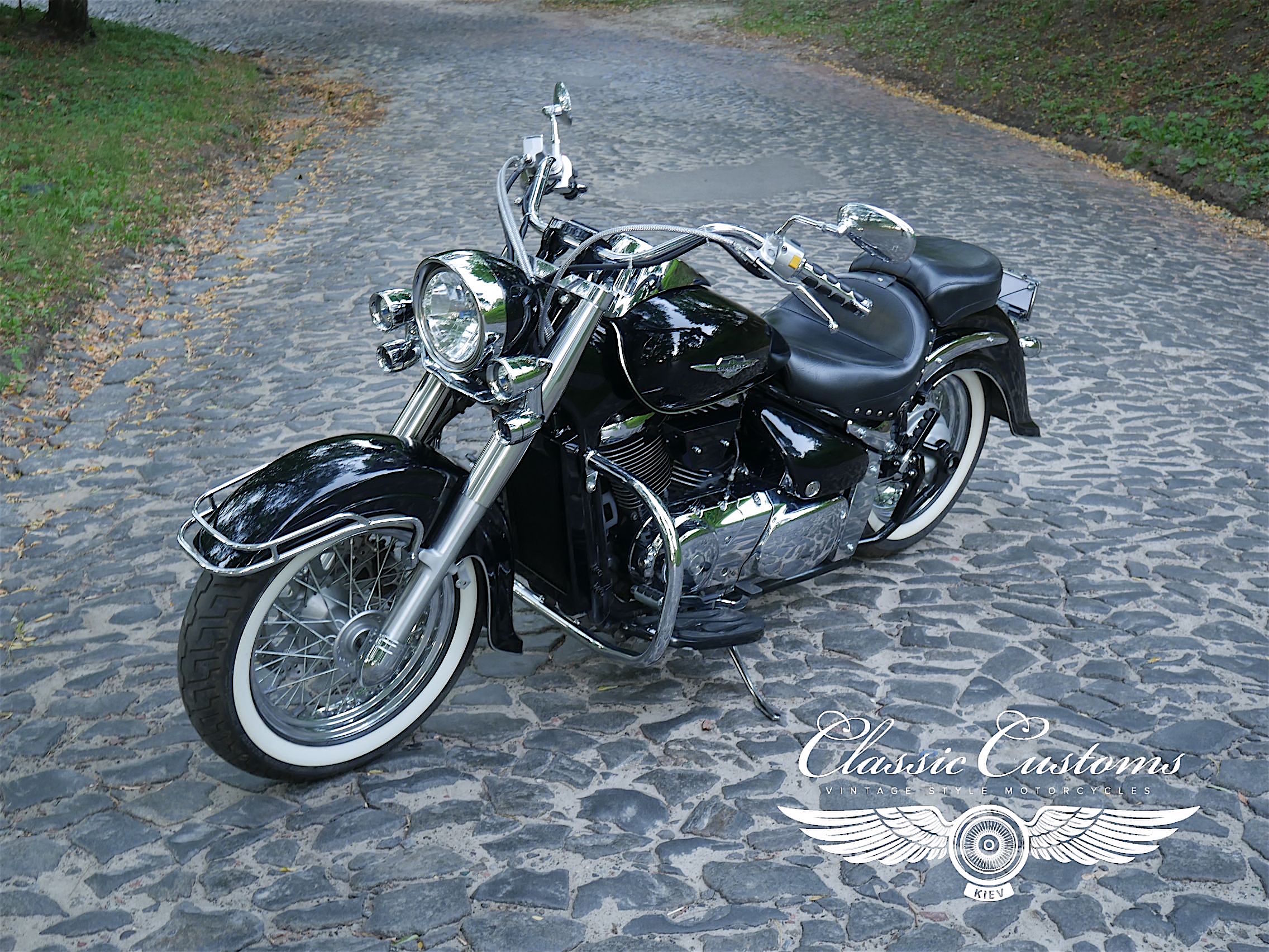 Suzuki Boulevard C50 Black Baron