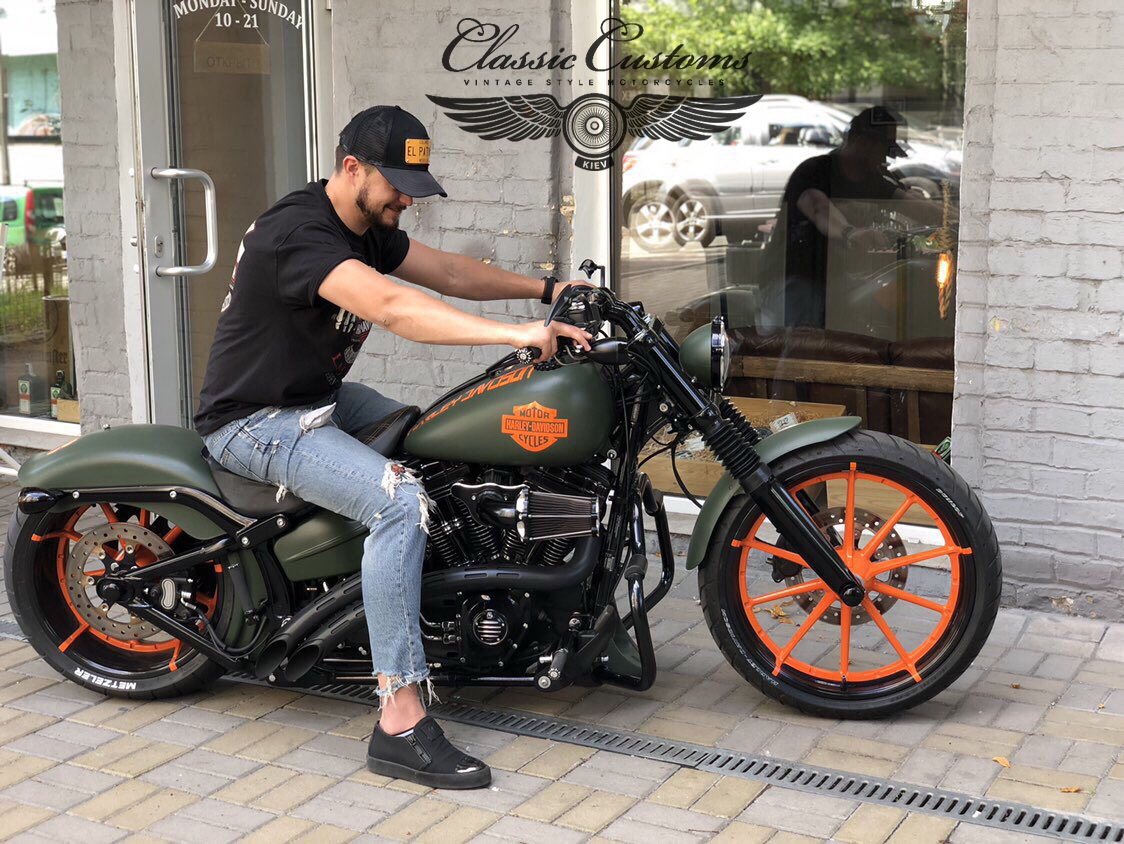 04 HD Softail Breakout 2013