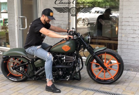 04 HD Softail Breakout 2013