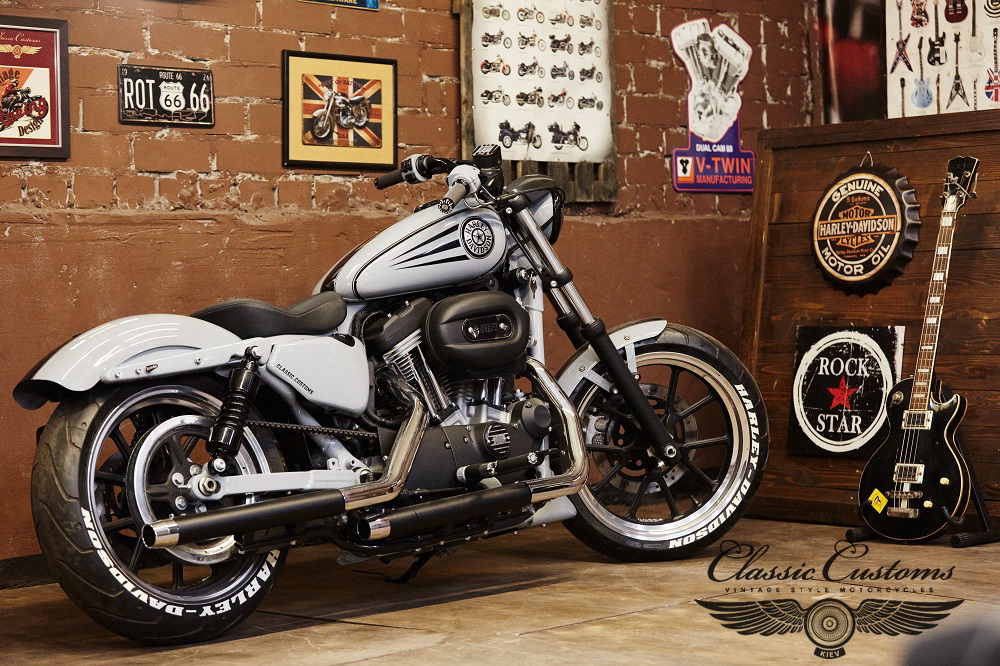 24 HD Sportster XL 883 Low TRACKER